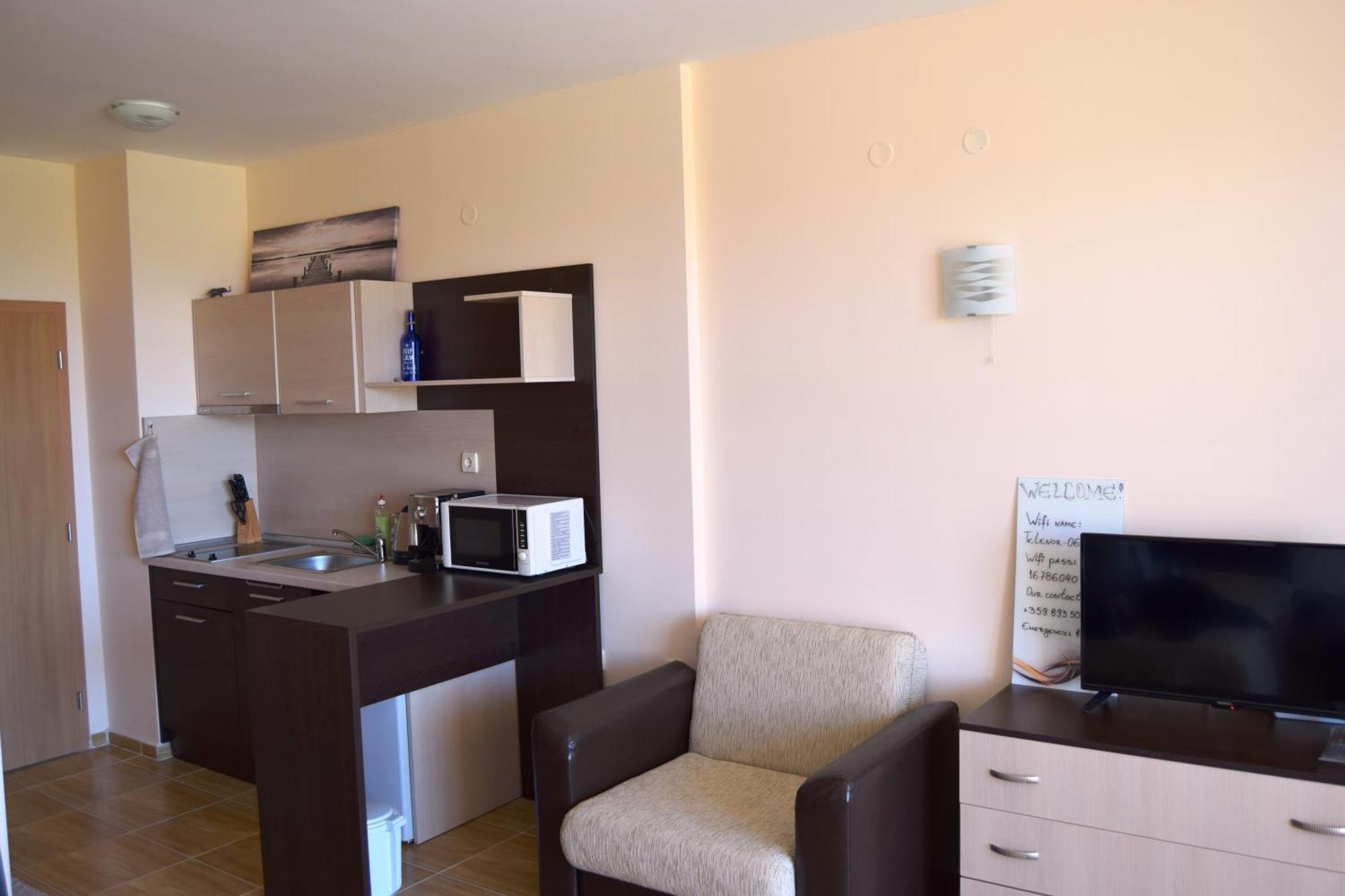 Bright Studio With Parking & Pool Sveti Vlas Extérieur photo